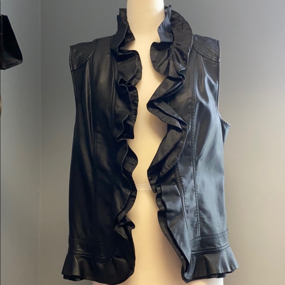Leather vest with ruffle